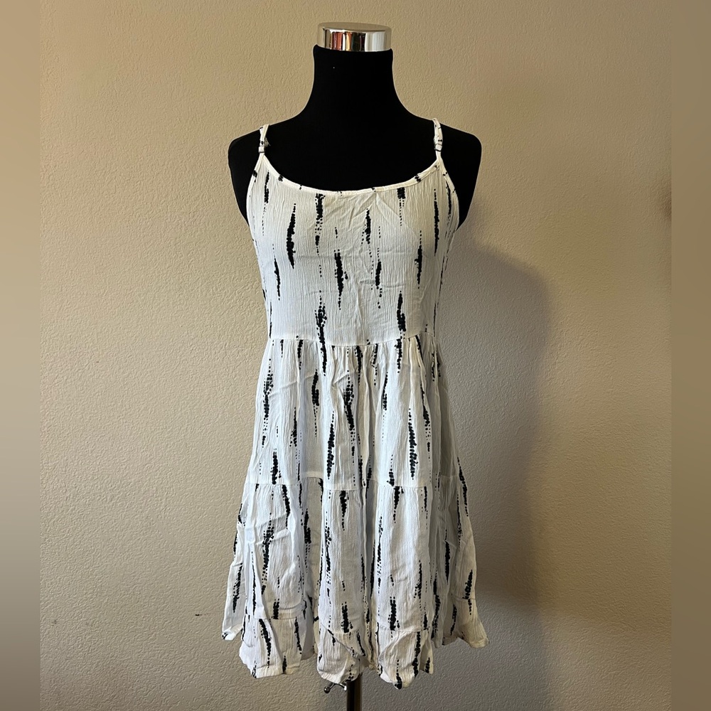 Chic Black and White Women's Mini Dress
